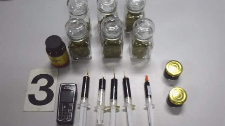 Pali s marihuanom, ha&scaron;i&scaron;em i zabranjenim uljem