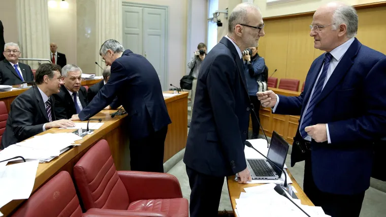 Neuvjerljivo obja&scaron;njenje fijaska u Saboru: 'Sve je u redu, radilo se o nesporazumu'