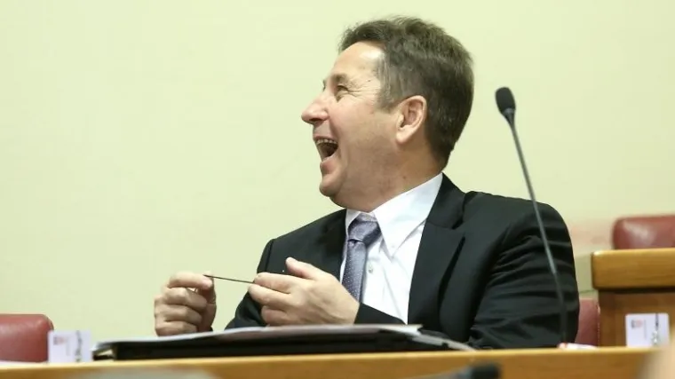 "Hrvatski narode, ne ide vi&scaron;e ovako...Idemo skupa... vi i ja!"