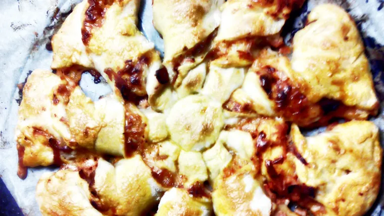 Iz ovih stopa idemo doma isku&scaron;ati ovaj recept za zvjezdastu pizzetu