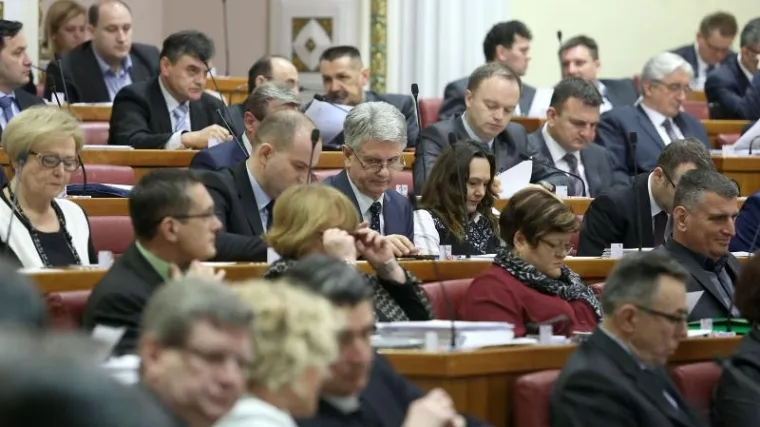 Zastupnici Mosta zajedno sa SDP-om napustili sabornicu i sru&scaron;ili kvorum