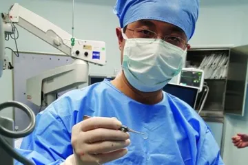 Presadili dječaku svinjsku rožnicu i spasili mu vid