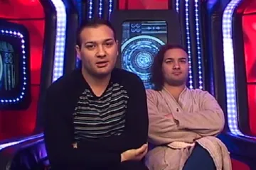 Blizanci Vasić viđeni u redu za siromašne