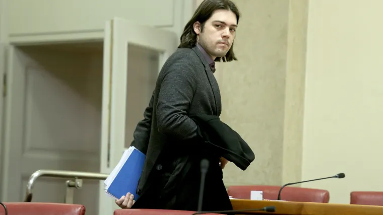 'Čestitam profesore, pretvarate se u pravog političara! Fotelje su ipak važnije od općeg dobra'