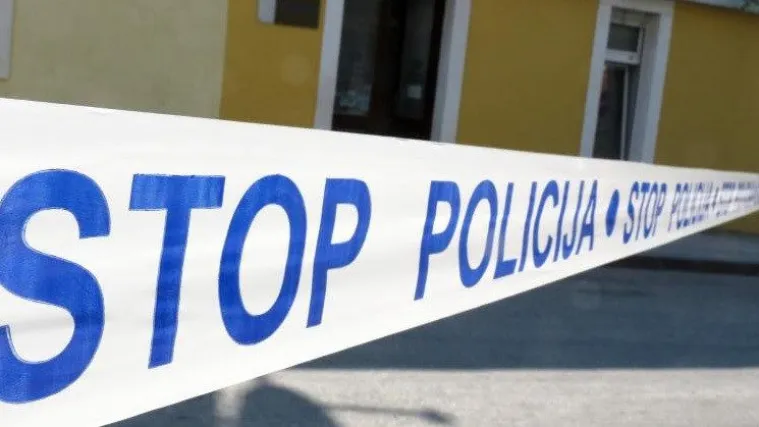 'Iza svega stoji moja kolegica'