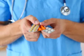 Sve više djece koristi antidepresive, liječnici ih prepisuju i kad za to nema potrebe