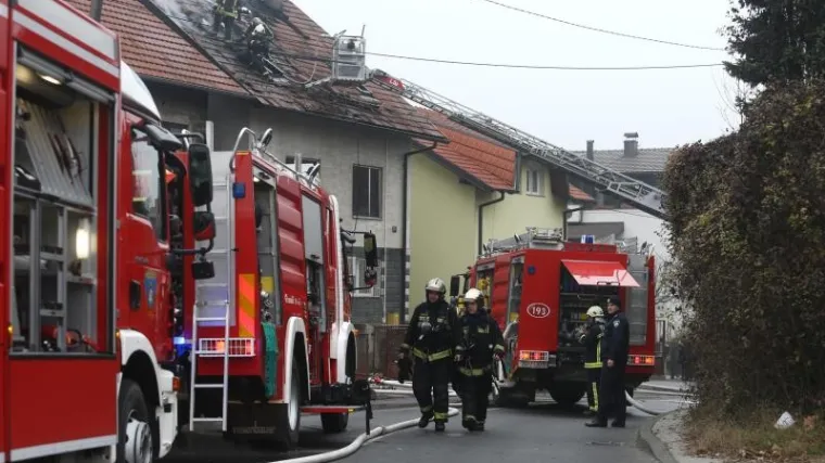 U požaru obiteljske kuće poginuli su majka i dvoje djece