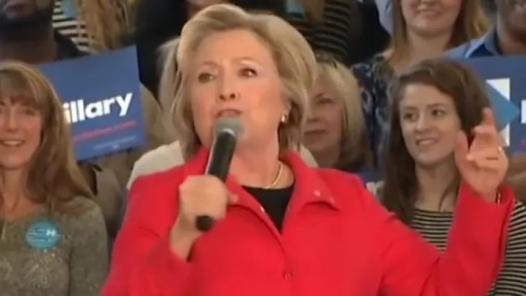 Trump udara 'ispod pojasa': u novom videu ismijao Hillary Clinton i uperio prstom u Putina