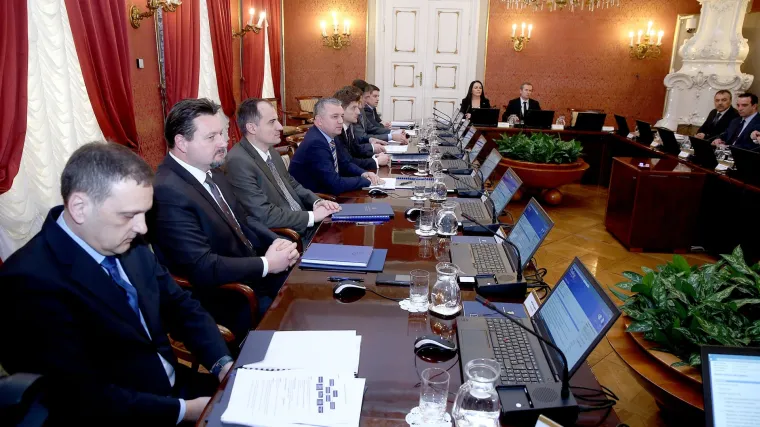 Zaposlenicima u javnoj upravi mjesec dana da zakorače u 21. stoljeće