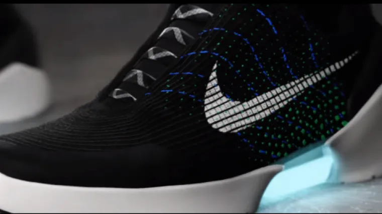 Nike je upravo lansirao tenisice koje se same vežu!