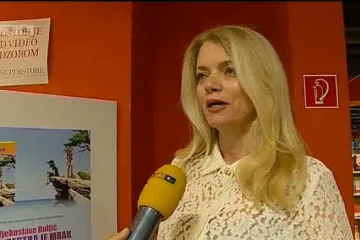 Huljići puni posla: Vjekoslava izdala novu knjigu, Tonči novi singl, a kći Hana briljira u duetu s Grašom