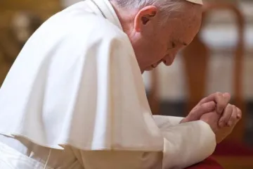 Ne okrećite leđa izbjeglicama, rekao je papa Franjo na Cvjetnicu