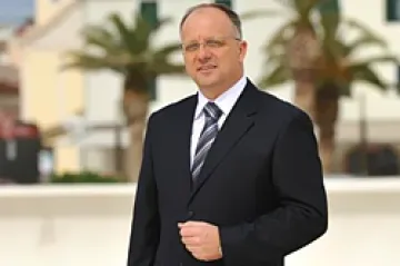 Novalja izabrala gradonačelnika u prvom krugu, Gradiška će ga birati u drugom krugu