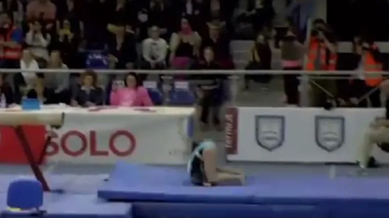 Nakon ovog pada u nedjelju, cijela je dvorana zanijemila