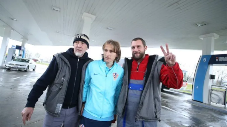 Vatreni iznenadili obožavatelje na putu prema Osijeku