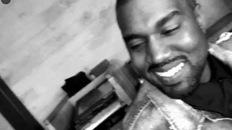 Kanye 'kao lud' prodaje svoju novu kolekciju: kako i ne bi kad mu je Kim hodajuća reklama