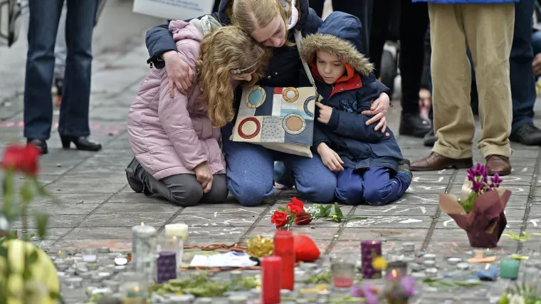 Ljudi su u najtežim trenucima za čovječanstvo ponovno pokazali svoje pravo lice: ovih 12 fotografija su dokaz!