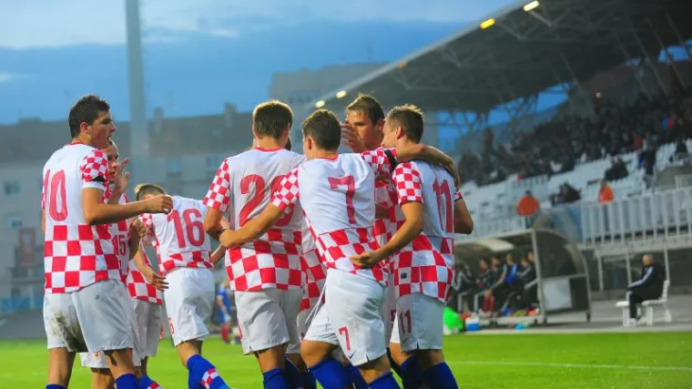 Mini Vatreni na gostujućem terenu deklasirali &Scaron;panjolsku i skočili na čelo skupine!