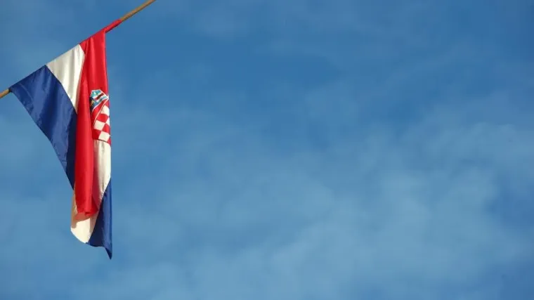 Zastave na pola koplja: u Hrvatskoj je dan žalosti za poginule u Bruxellesu