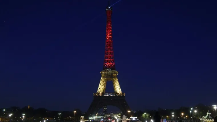 'Koje će boje biti Eiffelov toranj nakon idućih napada?'