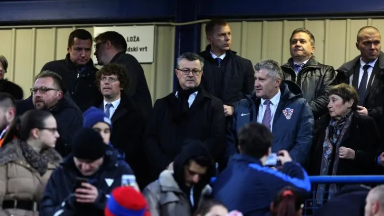 Za&scaron;to nitko nije osudio navijače zbog skandiranja 'Za dom spremni'?