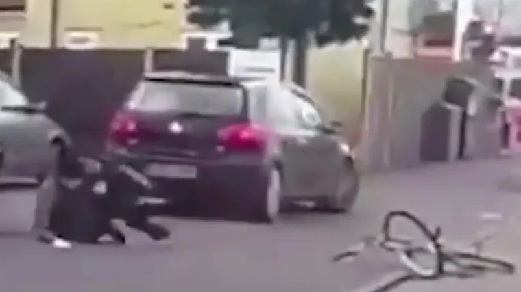 Namjerno udario biciklista Golfom, ali ni on mu nije ostao dužan