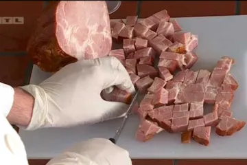 Uskrsne šunke pune su vode, zgušnjivača, masnoće i aditiva: što zapravo jedemo?