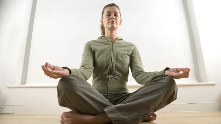 Uz malo pravilne meditacije do boljih rezultata na Tinderu