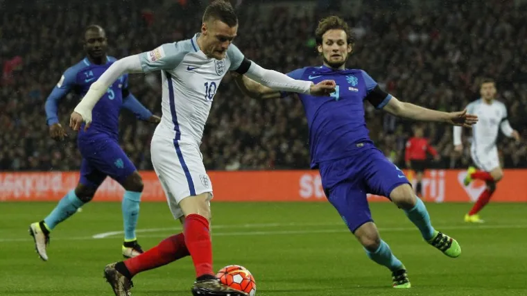 Englesku euforiju prekinuli Nizozemci na Wembleyu, Nijemci deklasirali Talijane