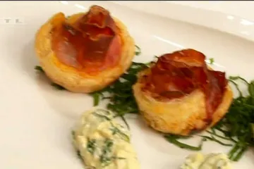 Blagdanski ostaci idealni su za ružice od šunke i salatu od jaja