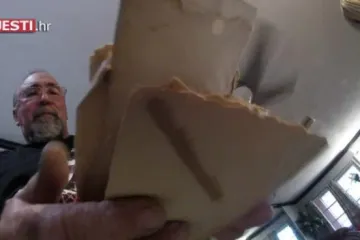 Pronašao staru škrinju u kojoj su bile stotine ljubavnih pisama