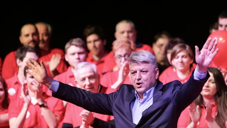 Komadina o&scaron;tro o HDZ-u: 'Treba demontirati rigidnu i neofa&scaron;ističku desnicu kojom se pla&scaron;e Hrvati'