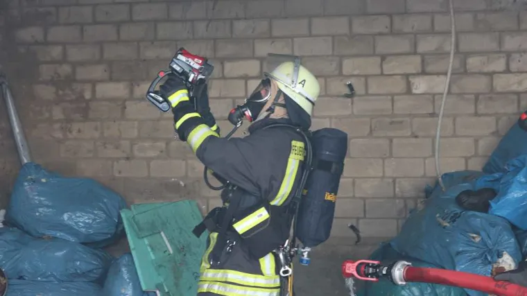 Vatrogasac DVD-a Novi Marof pao s krova prilikom gašenja požara