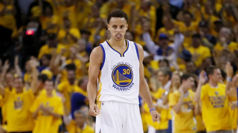 Warriorsi love Bullse, a Curry brojku 400