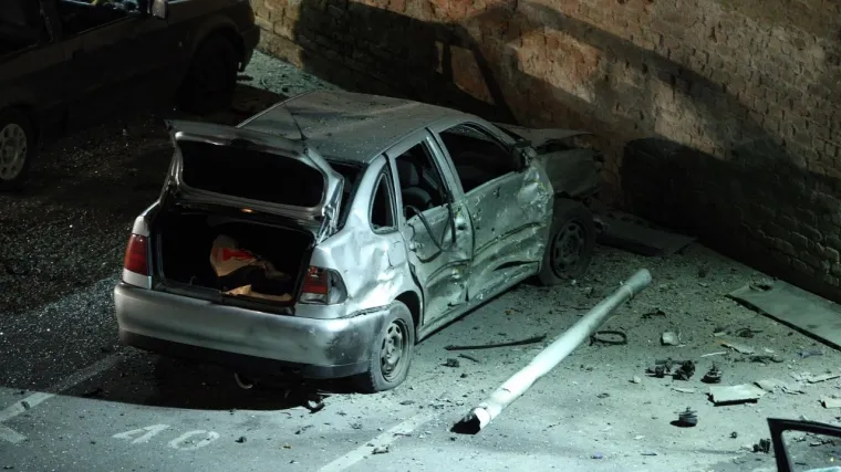 Sarajlije probudila eksplozija, automobil odletio u zrak