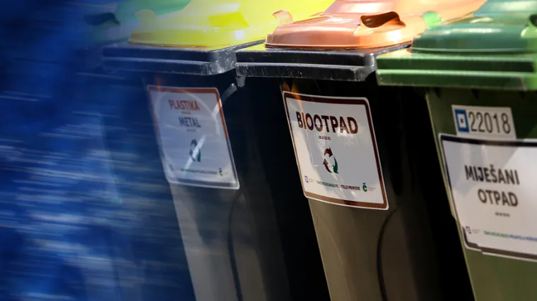 U Osijeku započela podjela kanti za biootpad