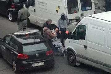 Belgijski sud odlučio izručiti Abdeslama Francuskoj, nudi suradnju s vlastima