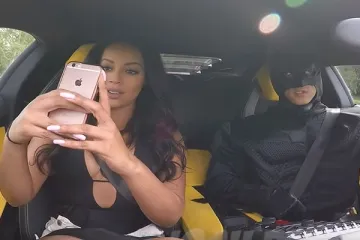 Zvali za uslugu prijevoza, a iznenadili se kada ih je u Lamborghiniju provozao Batman