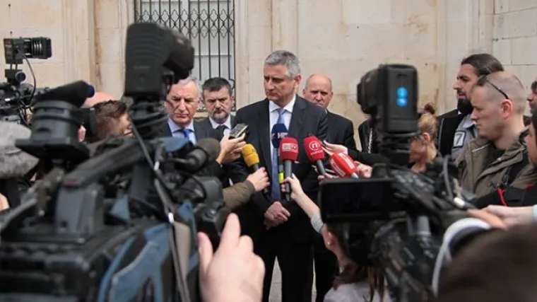 Karamarko: 'Ove godine ćemo rije&scaron;iti situaciju s Pelje&scaron;kim mostom i brzom cestom'