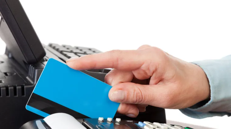 Svijetom se može putovati potpuno besplatno, samo promijenite prezime!