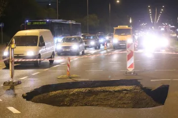 VOZAČI, OPREZ! Ogromna rupa nasred zagrebačke promtnice