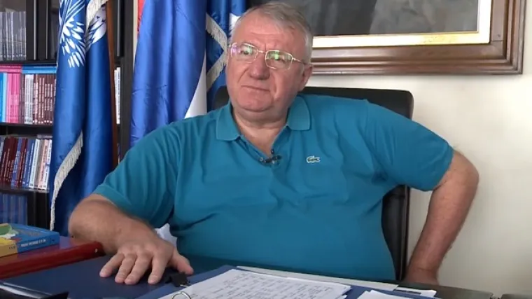 &Scaron;e&scaron;elj ne prestaje s provokacijama: 'Neka Kolindica stavi madrace na pod jer mojih 130 i njenih 120 kila krevet ne može podnijeti'