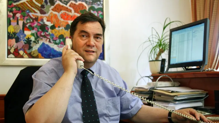 Direktor velike tvrtke obnavlja svoju vilu, a radnicima duguje i 13 plaća