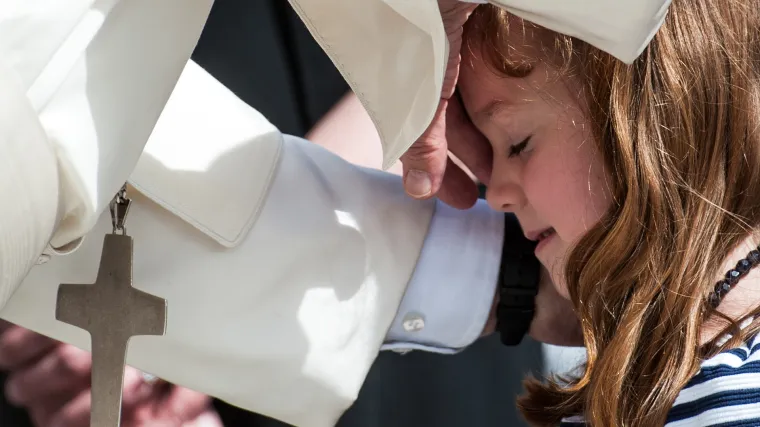 Roditelji stavili Papu na popis svega &scaron;to žele pokazati kćeri prije nego &scaron;to izgubi vid: danas mogu staviti kvačicu pored njegovog imena!