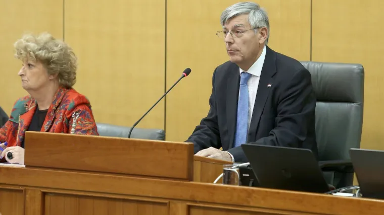 Zavirite u imovinsku karticu Željka Reinera: &scaron;ef Sabora i supruga imaju vi&scaron;e od 5 milijuna kuna u&scaron;teđevine!