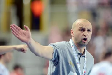 `Mladi smo, moramo se stabilizirati`