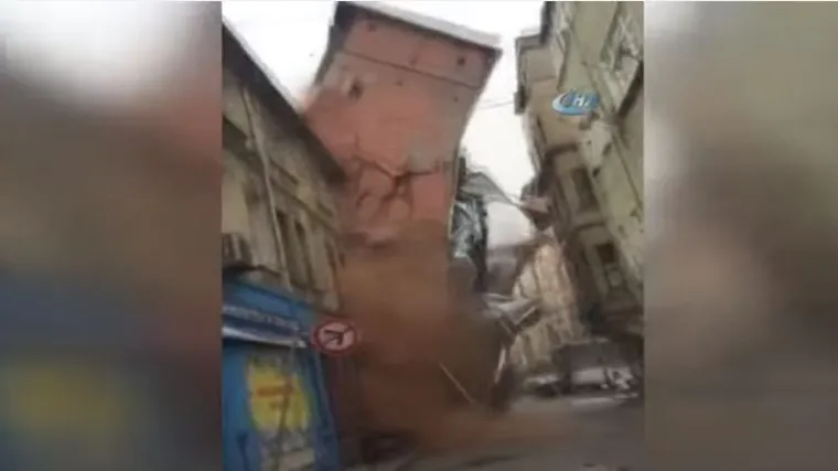 Zgrada se sru&scaron;ila&nbsp;na cestu u Istanbulu!