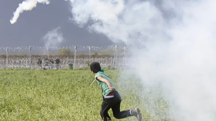 U Idomeniju situacija pod kontrolom: Grčka optužuje Makedoniju za prekomjerno nasilje nad migrantima