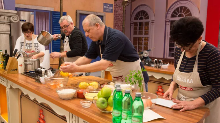 Po četvero ih kuha za jednom radnom jedinicom!