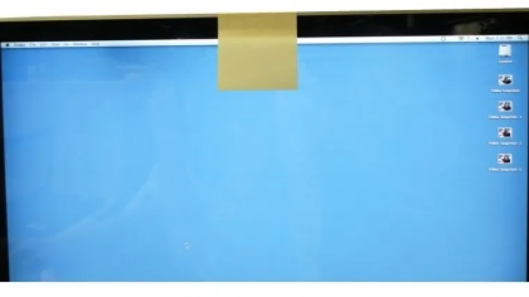 I direktor FBI-a prekriva svoju web-kameru ljepljivom trakom